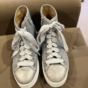 Dirndl + Bua Stylish Gray High-Top Women's Sneakers w Silver leather trim